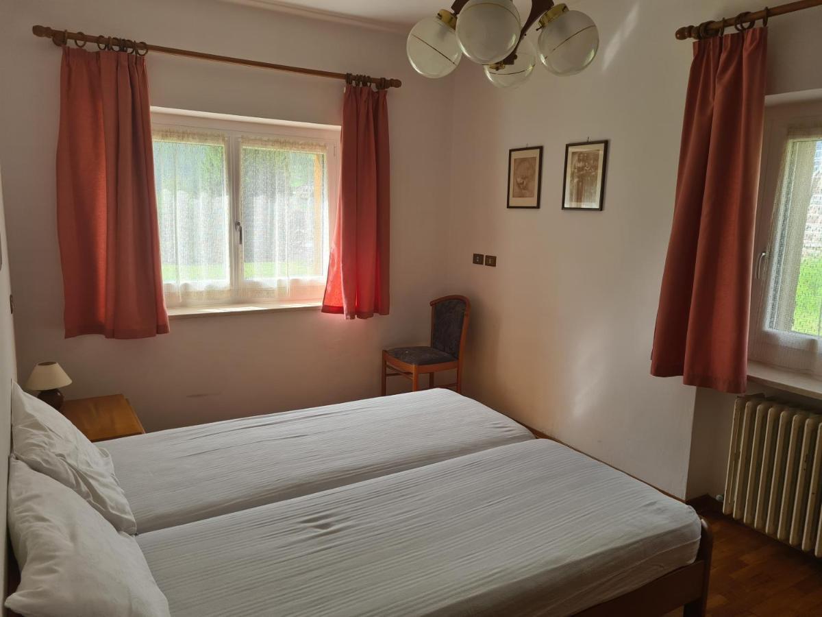 Appartment Deville With Garden Моена Екстериор снимка