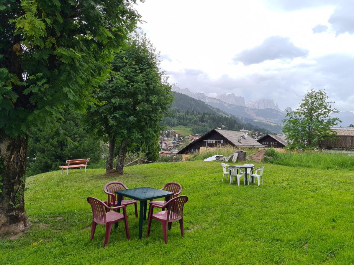 Appartment Deville With Garden Моена Екстериор снимка