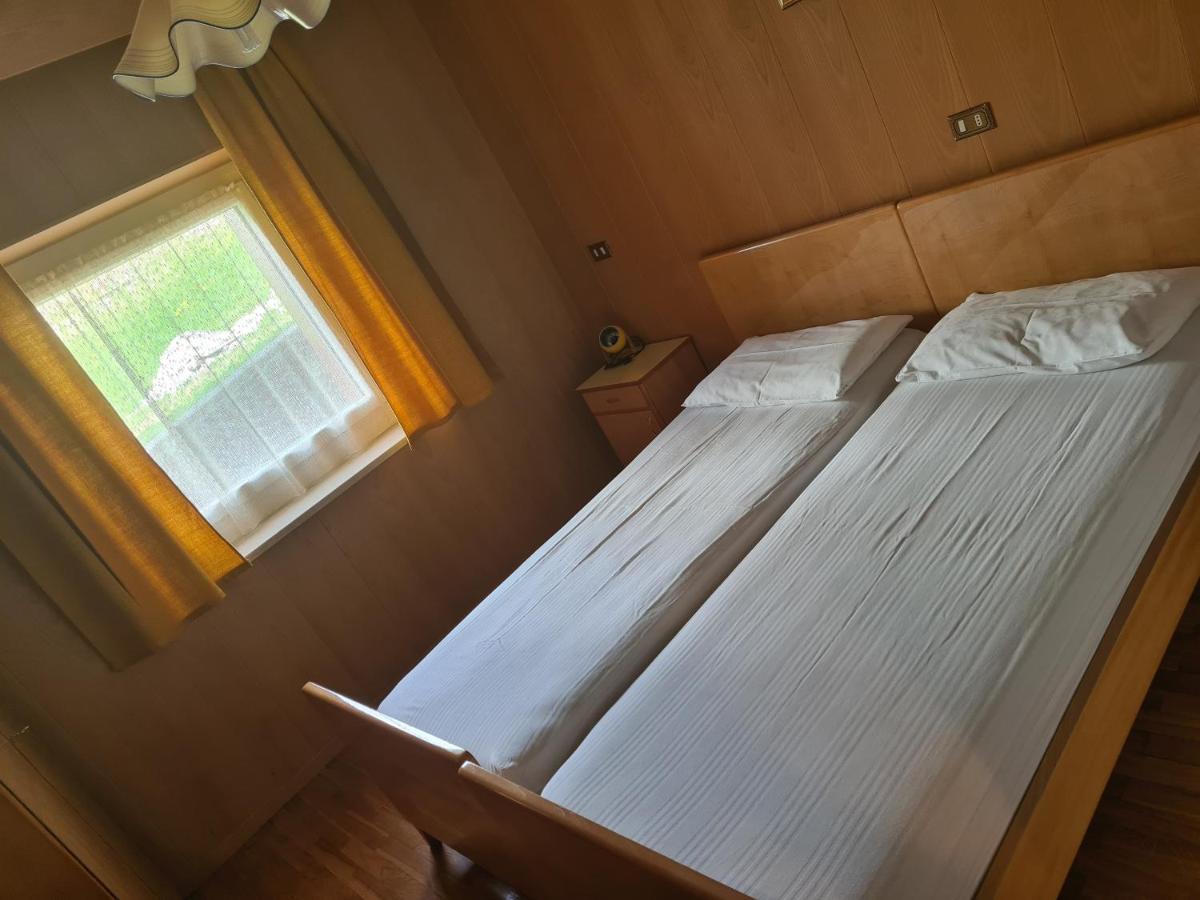 Appartment Deville With Garden Моена Екстериор снимка